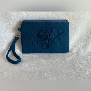 Red Blossom Tea wallet wristlet bag purse blue felt satin with zipper & flowers